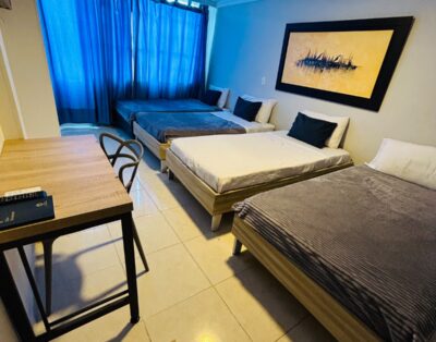 HOTEL PLAZUELA REAL – Habitación Cuadruple Aire 2