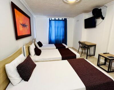 HOTEL PLAZUELA REAL – Habitación Triple Ventilador 2